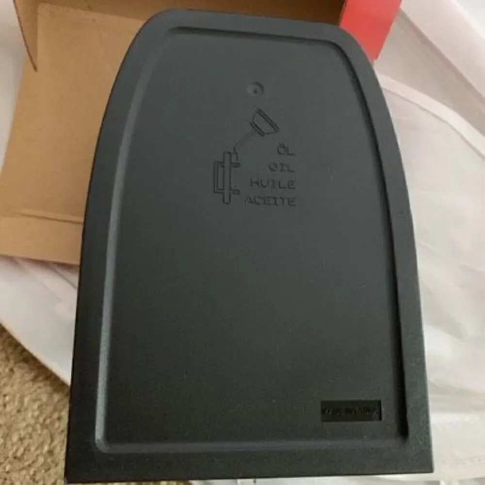Staples Heavy Duty 2-Hole Punch